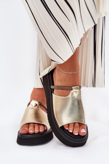 claquettes en cuir pour femmes avec plateforme et talons décorés dorés D&A MK51-475 2