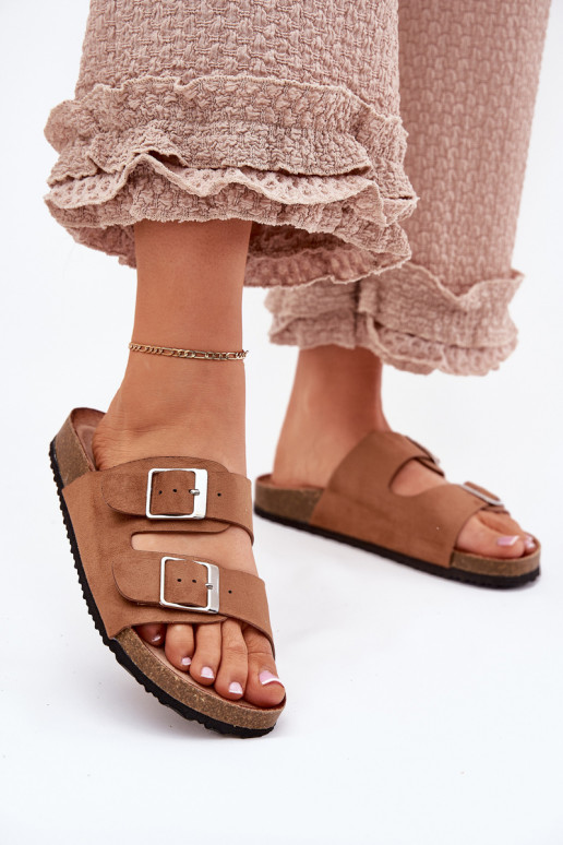 Chaussons à plateforme pour femmes avec boucles en marron Evisolla