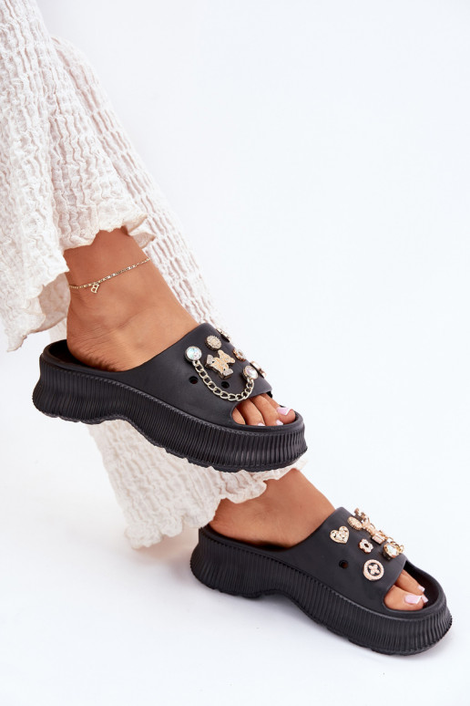 Chaussons légers pour femmes avec détails dorés et clips en noir Hortiana