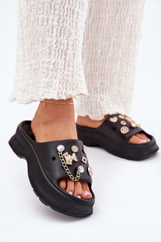 Chaussons légers pour femmes avec détails dorés et clips en noir Hortiana