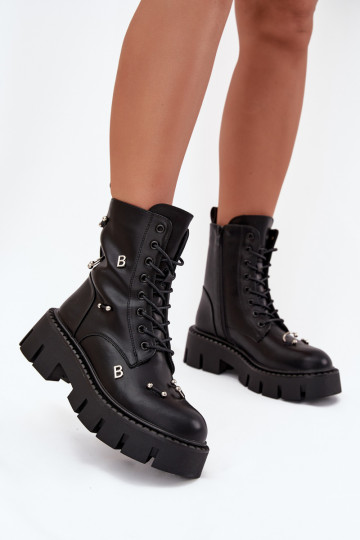 Bottines de travail pour femmes avec de beaux détails isolés en noir Lunea