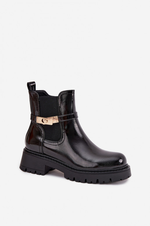 Bottines isolées et élégantes avec effet verni et talons décorés en noir Vivessa