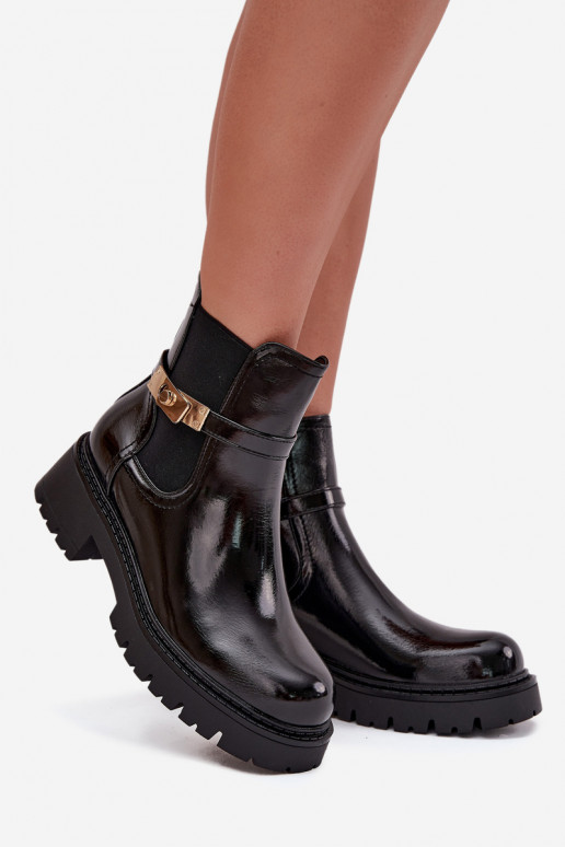 Bottines isolées et élégantes avec effet verni et talons décorés en noir Vivessa