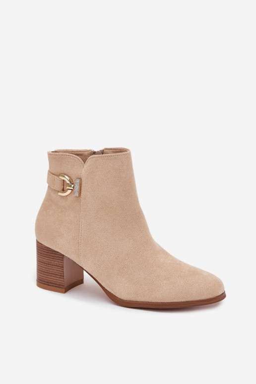 Bottines isolées avec détails dorés en couleur sable Renora