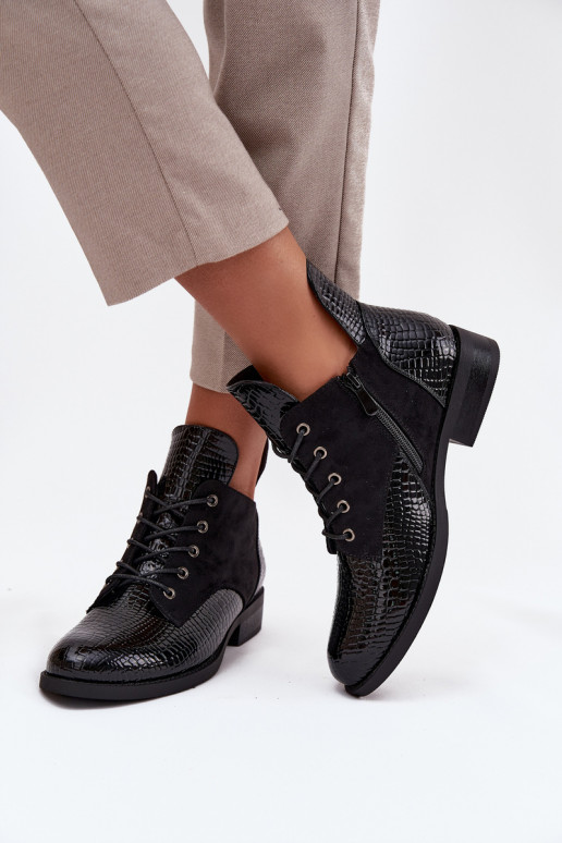 Bottines pour femmes noires avec effet verni et ornements Vinceza 16477