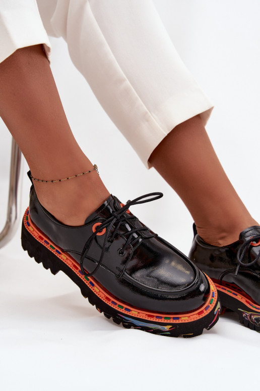 Chaussures en cuir noires avec effet verni Artiker 57C0176