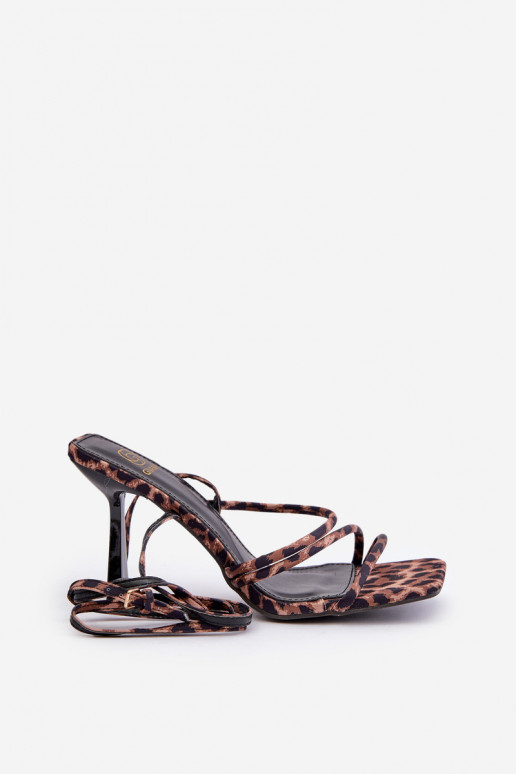 Sandales élégantes avec talons fins et lanières, motifs léopard marron Saredi