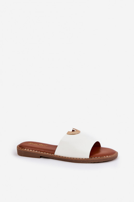 Chaussons pour femmes en cuir synthétique avec détails décoratifs en blanc Mevith