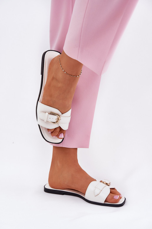 Chaussons plats pour femmes avec boucles dorées en blanc Esiobb