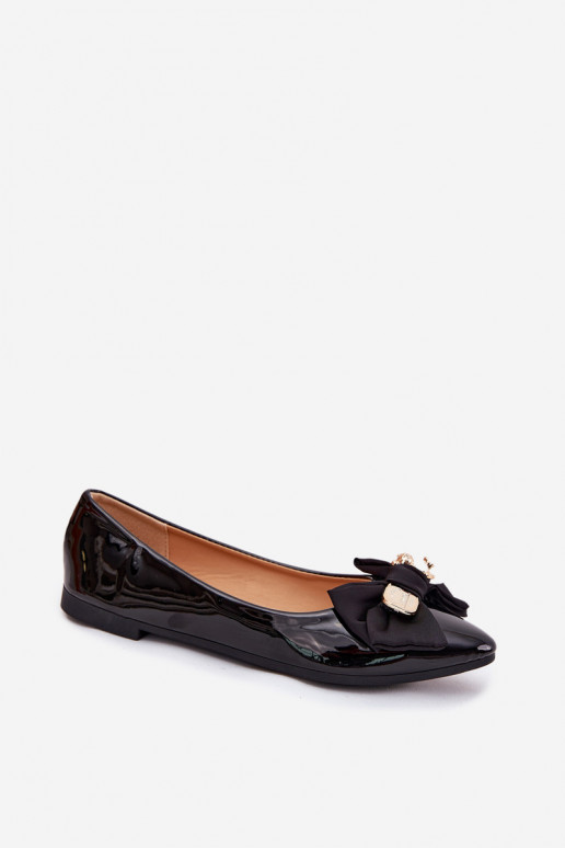 Ballerines laquées avec nœuds et boucle dorée en noir Rivona