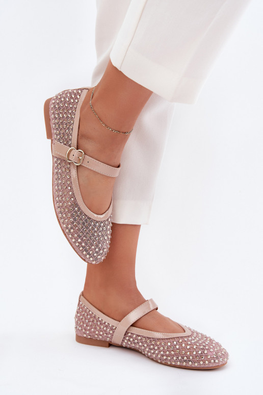 Ballerines décorées avec des sangles et des boucles couleur sable Avirae