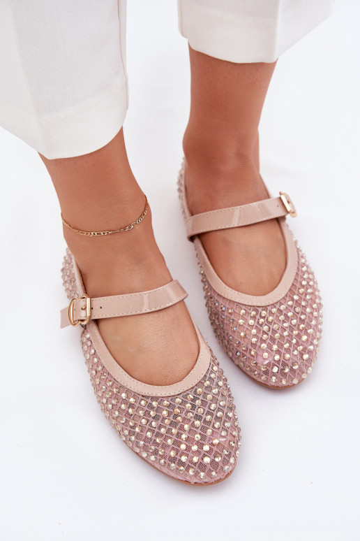 Ballerines décorées avec des sangles et des boucles couleur sable Avirae