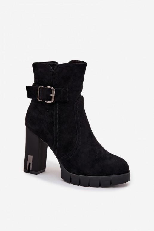 Bottes de cheville pour femmes isolées avec boucles en noir Selisse