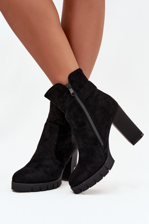 Bottes de cheville pour femmes isolées avec boucles en noir Selisse