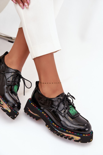 Chaussures pour femmes avec effet verni Artiker 57C0172 en noir