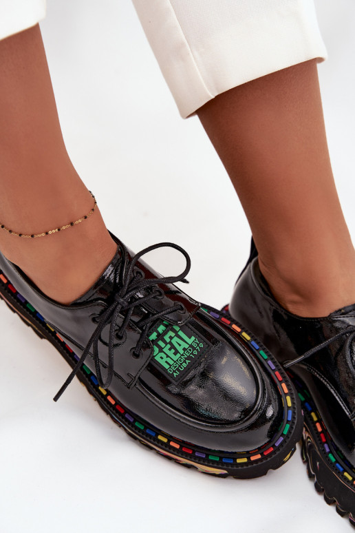 Chaussures pour femmes avec effet verni Artiker 57C0172 en noir