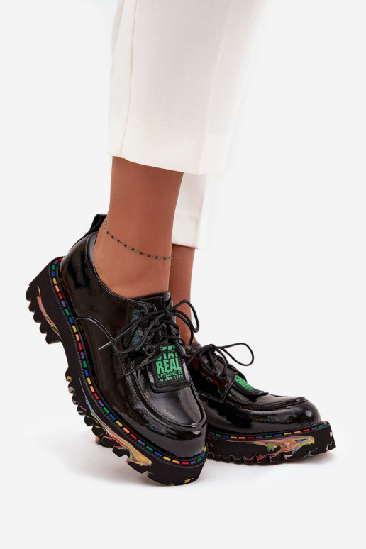 Chaussures pour femmes avec effet verni Artiker 57C0172 en noir