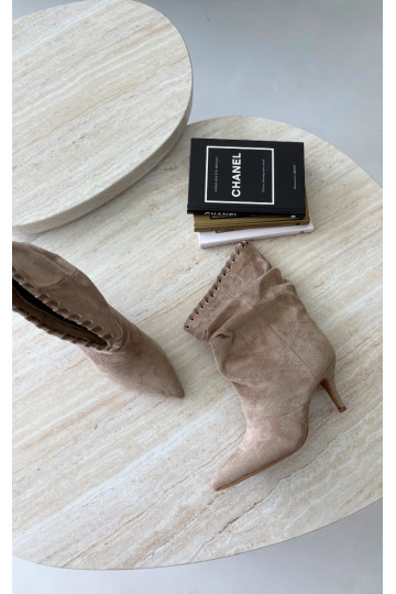Bottines froncées avec talons fins couleur sable Herella