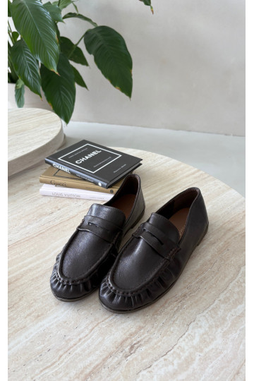 Mocassins pour femmes avec volants couleur chocolat Sabley 2