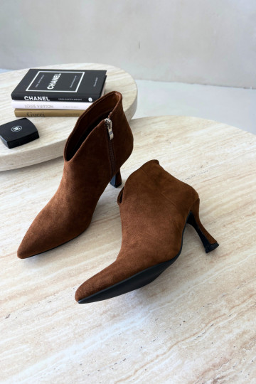 Bottines pour femmes sur talon fin avec bout pointu couleur marron Bessia