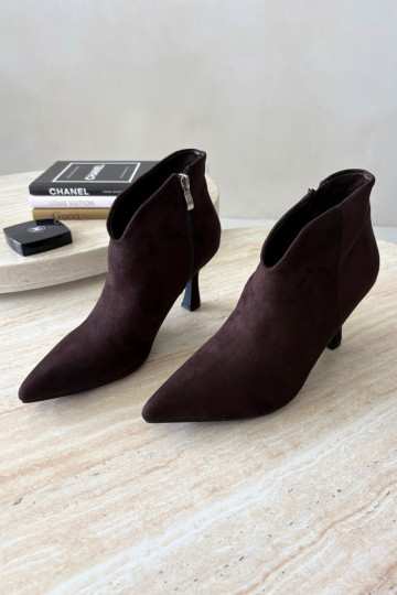 Bottines pour femmes sur talon fin avec bout pointu couleur chocolat Bessia 2
