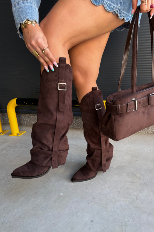 Bottes au-dessus du genou pour femmes avec talons, volants et boucles couleur chocolat Caster