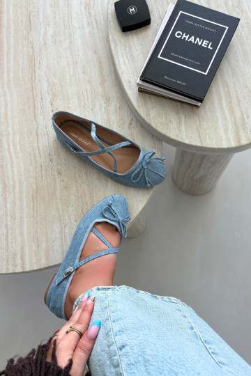 Ballerines en denim avec rubans Kokardką