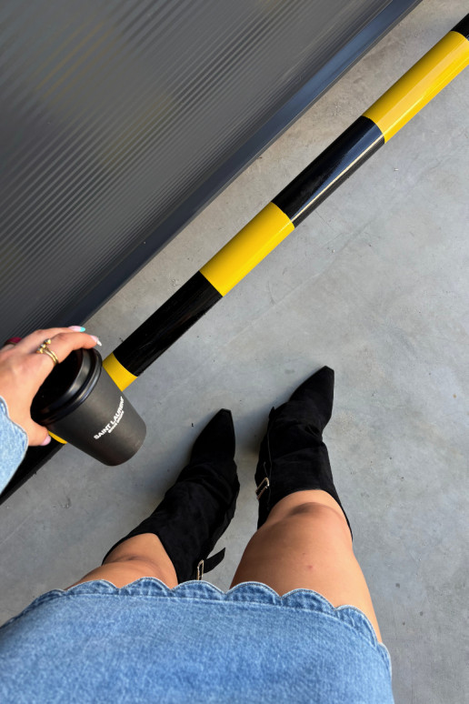 Bottes noires pour femmes jusqu'au genou avec talons et boucles Caster