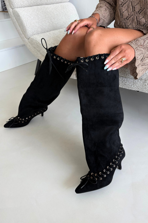 Bottes longues à talon moyen en daim synthétique avec lacets décoratifs couleur noire Juletta