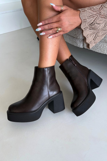 Bottines isolées avec talon et plateforme couleur chocolat Lurela