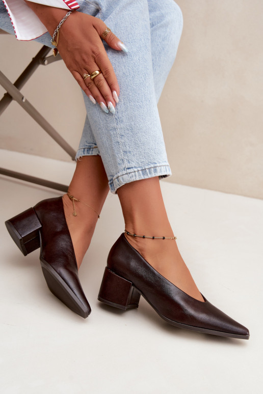 Chaussures à bout pointu et talons carrés en simili cuir couleur brun foncé Lavisa