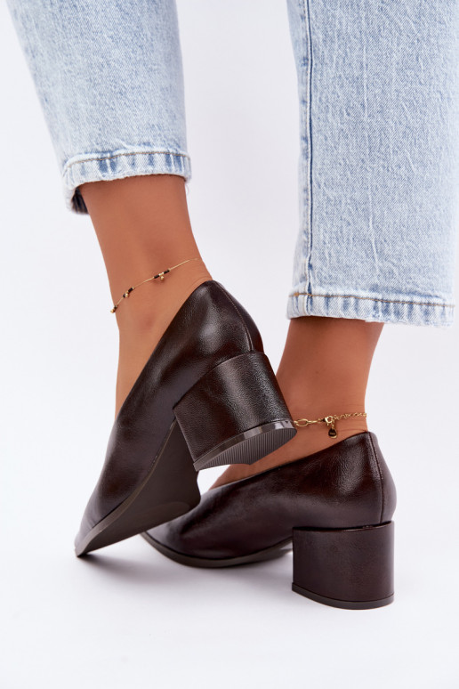 Chaussures à bout pointu et talons carrés en simili cuir couleur brun foncé Lavisa