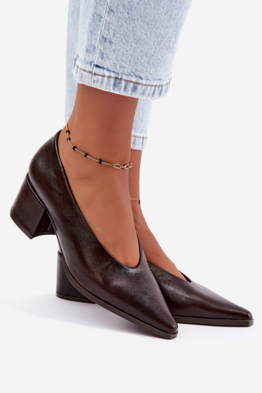 Chaussures à bout pointu et talons carrés en simili cuir couleur brun foncé Lavisa