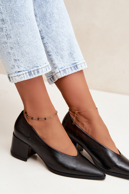 Chaussures à bout pointu et talons carrés en simili cuir couleur noire Lavisa