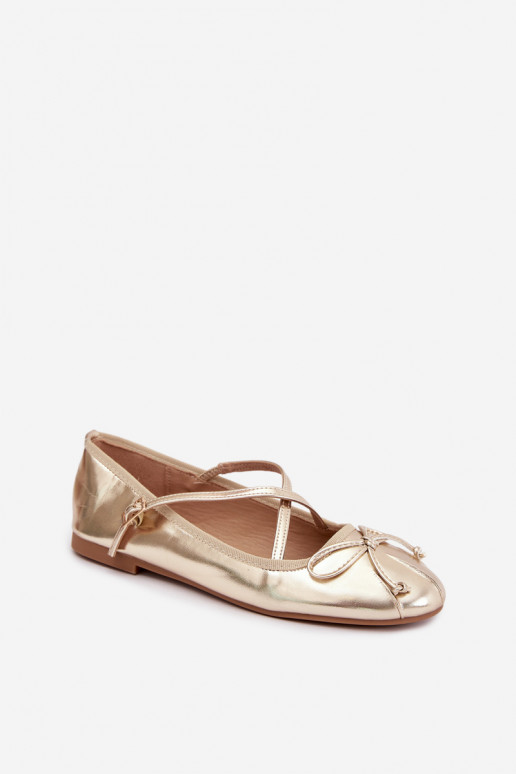Ballerines dorées en vernis avec rubans Kokardką