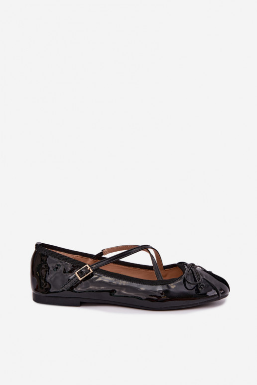 Ballerines noires en vernis avec rubans Kokardką