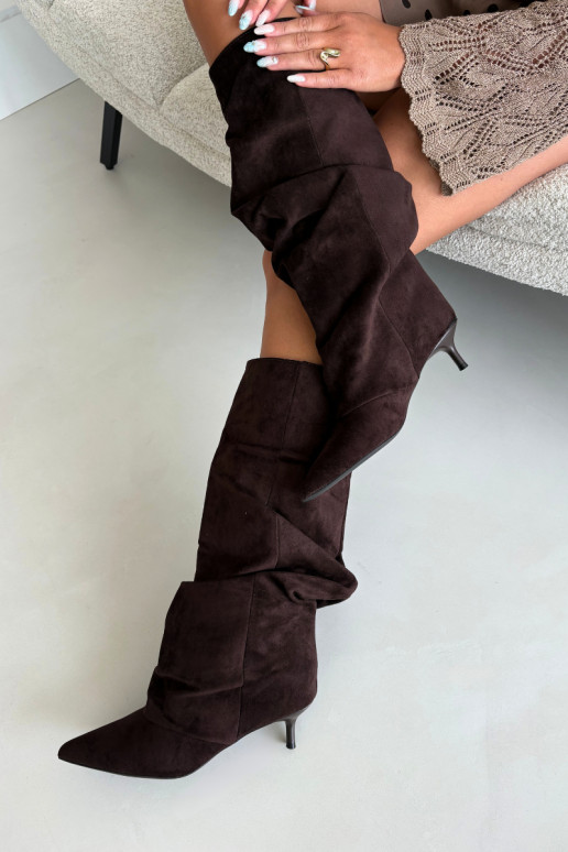 Bottes hautes froissées chocolat avec talon kitten en daim LoĮen