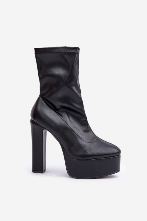 Bottines noires sur talons et plateforme Tennira