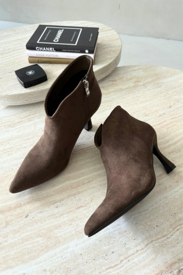 Bottines pour femmes sur talon fin avec bout pointu couleur kaki Bessia 2