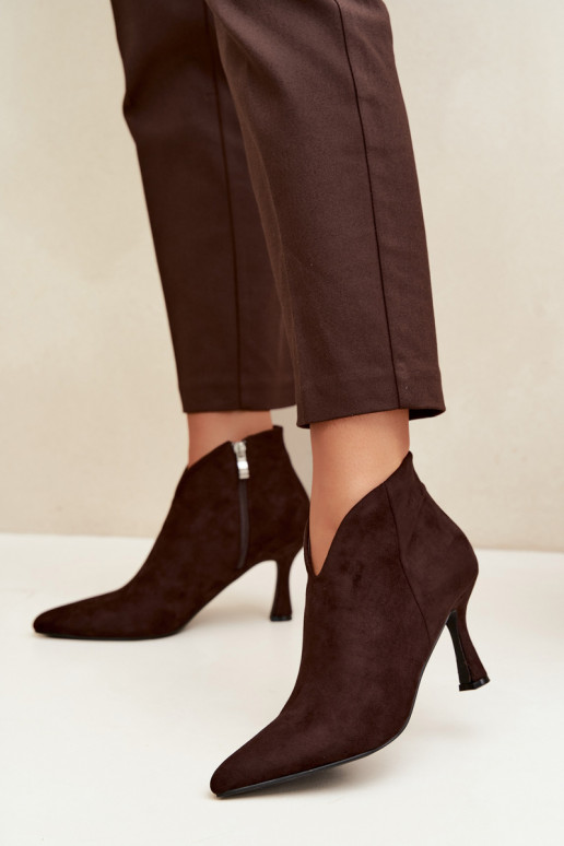 Bottines pour femmes sur talon fin avec bout pointu couleur chocolat Bessia