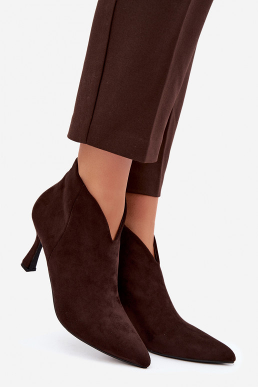 Bottines pour femmes sur talon fin avec bout pointu couleur chocolat Bessia