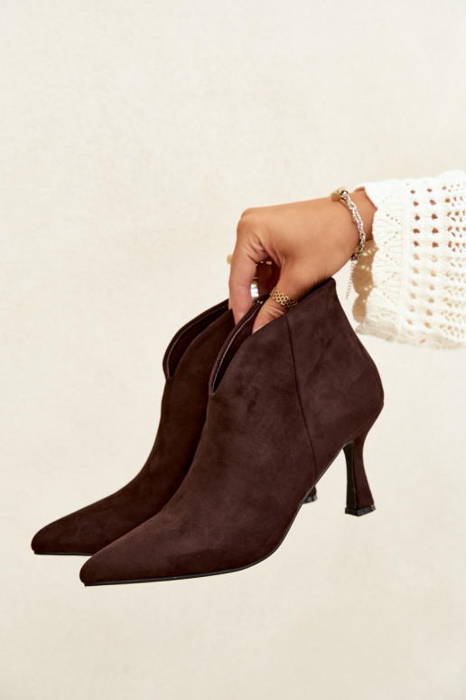 Bottines pour femmes sur talon fin avec bout pointu couleur chocolat Bessia