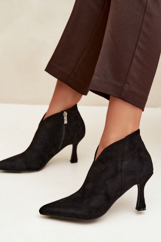 Bottines pour femmes sur talon fin avec bout pointu couleur noire Bessia
