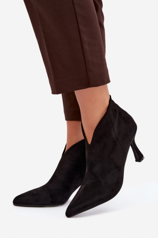 Bottines pour femmes sur talon fin avec bout pointu couleur noire Bessia