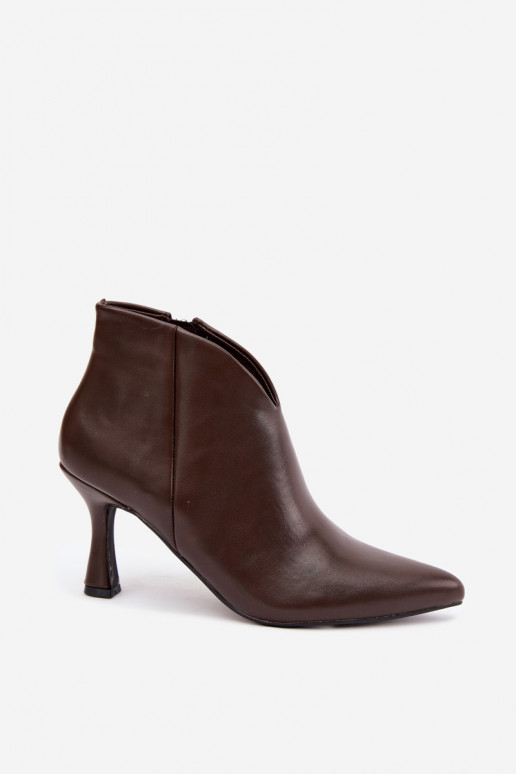 Bottines pour femmes sur talon fin avec bout pointu couleur brun foncé Bessia