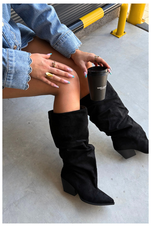Bottes au-dessus du genou pour femmes avec partie supérieure incurvée et talons en daim couleur noire Durela