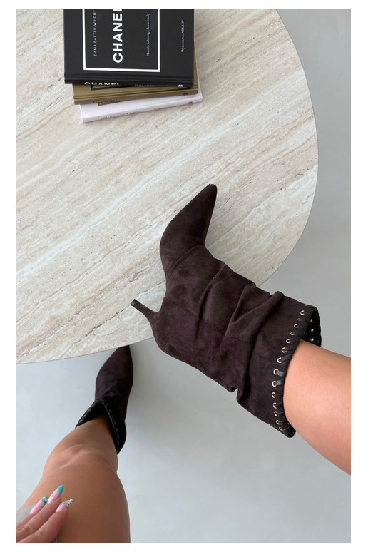 Bottines froncées avec talons fins couleur chocolat Herella