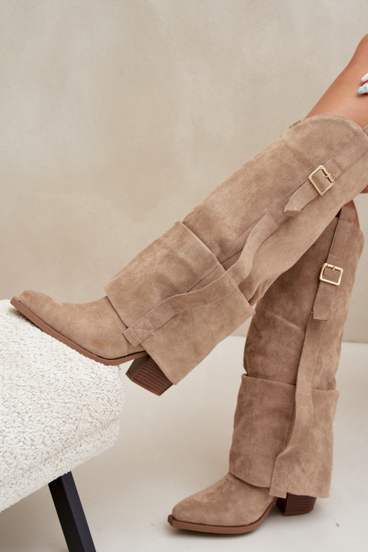 Bottes au-dessus du genou pour femmes avec talons, volants et boucles couleur sable Caster