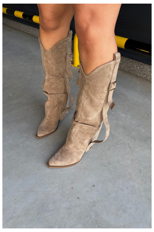 Bottes au-dessus du genou pour femmes avec talons, volants et boucles couleur sable Caster