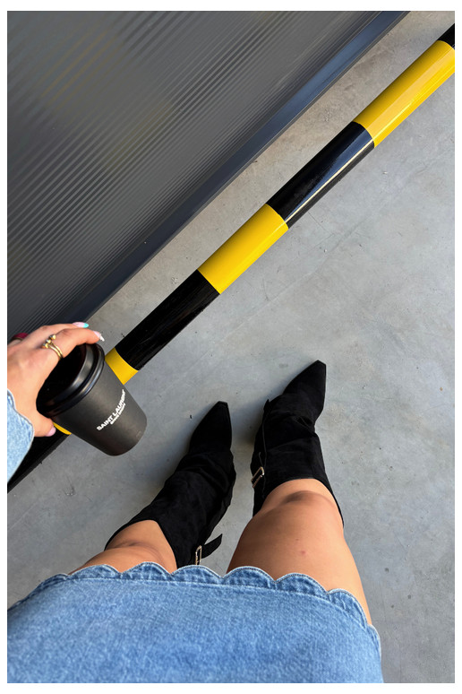 Bottes noires pour femmes jusqu'au genou avec talons et boucles Caster